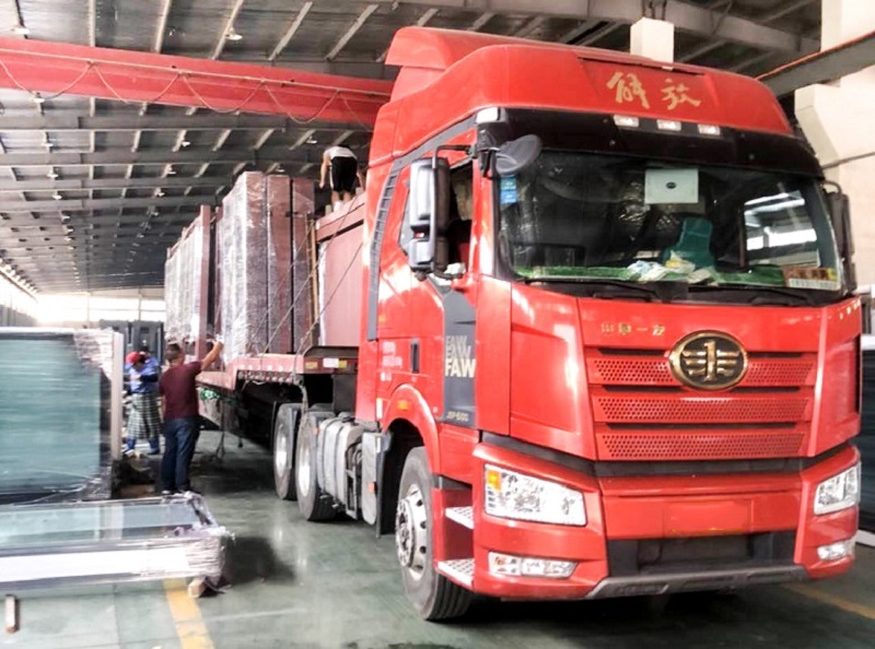 2018.7.16  江蘇鹽城公交站臺、候車亭發(fā)貨