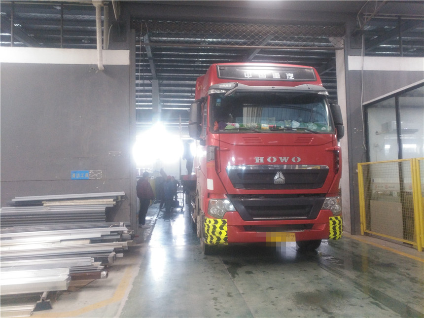 2018.12.25河南平頂山公交站臺(tái)、候車亭發(fā)貨