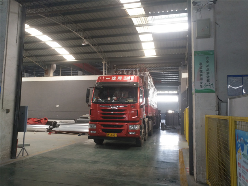 2018.11.28  紹興嵊州公交站臺(tái)、候車亭發(fā)貨